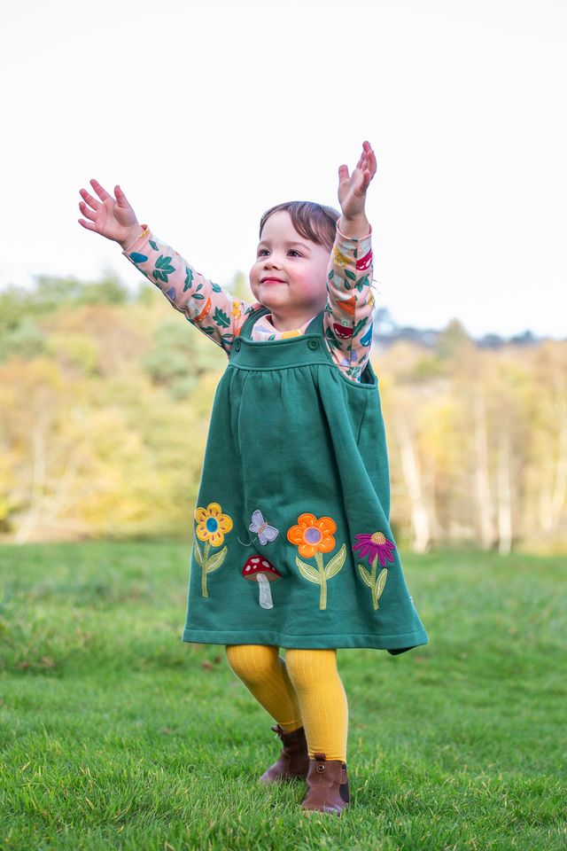 FRUGI PIPPA PINAFORE OUTFIT HOLLY GREEN/FUN-GUYS